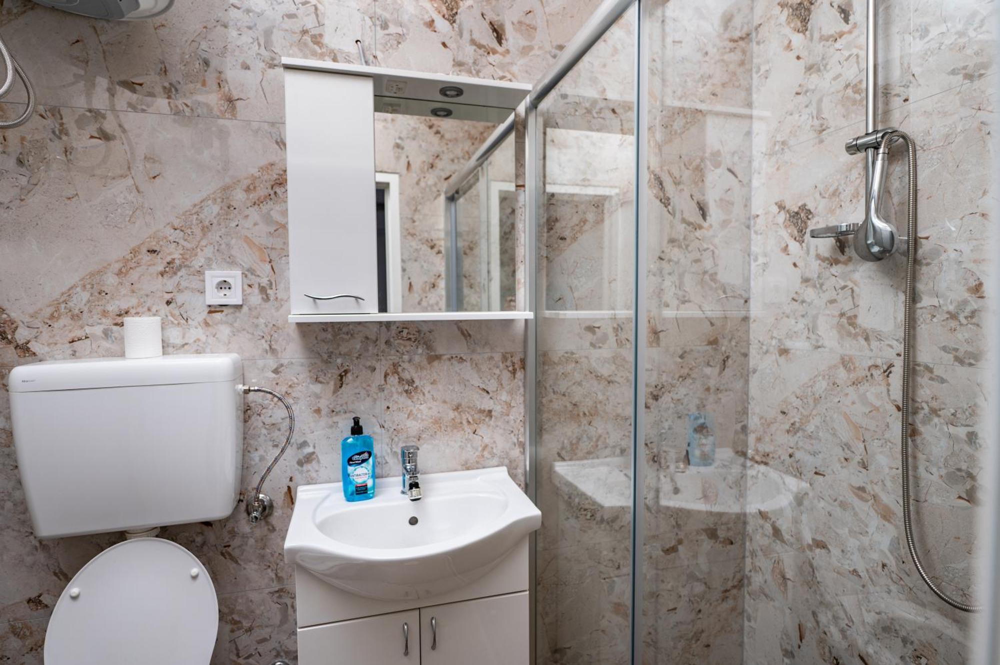 Apartmani Kaan Podgorica Esterno foto