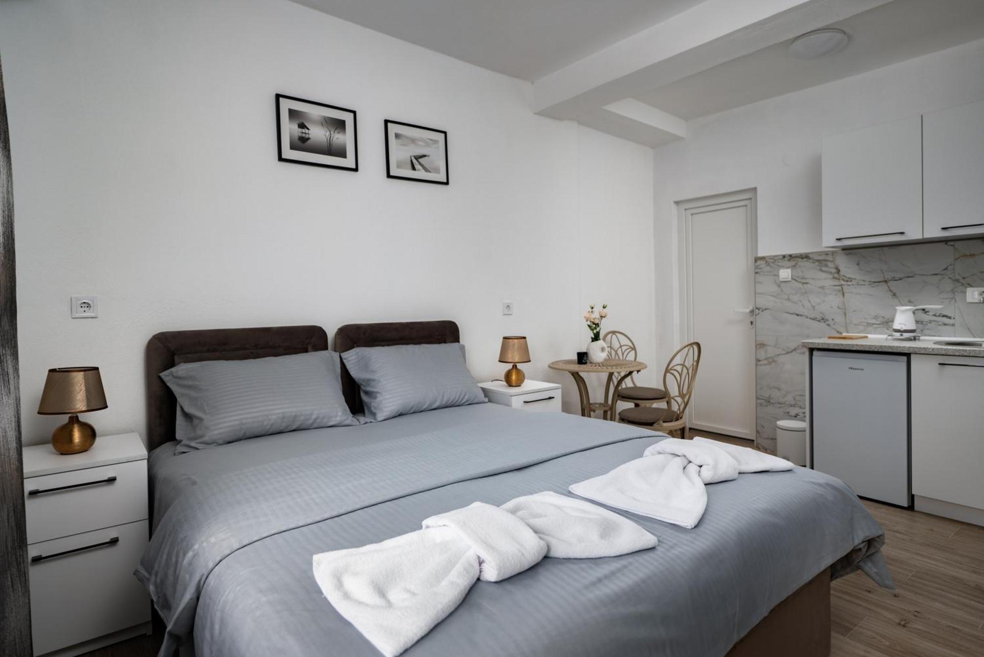 Apartmani Kaan Podgorica Esterno foto
