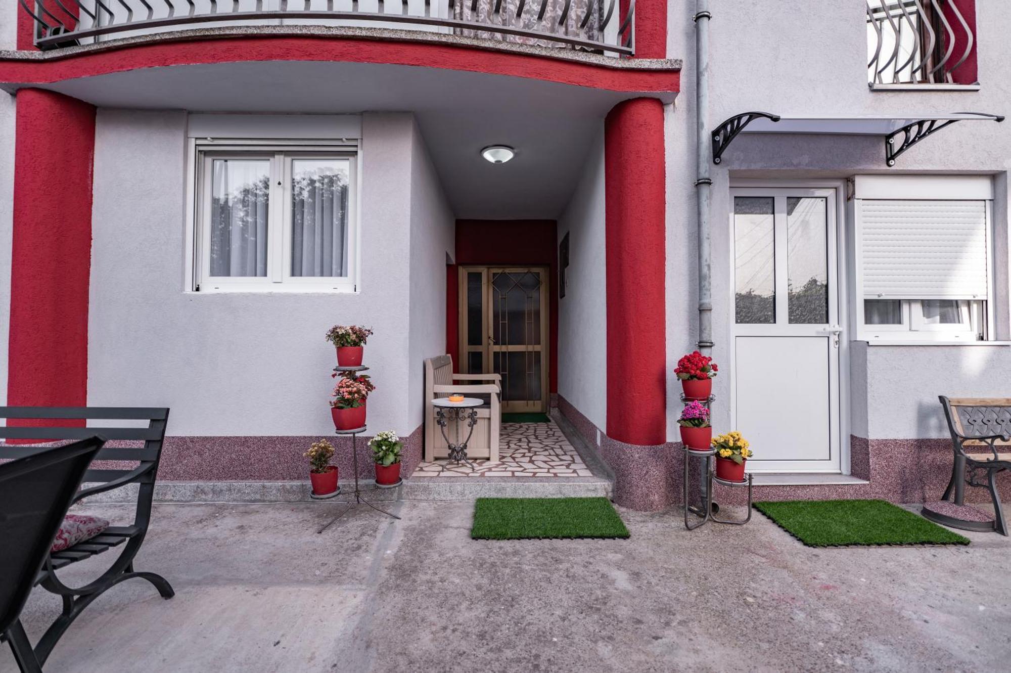 Apartmani Kaan Podgorica Esterno foto