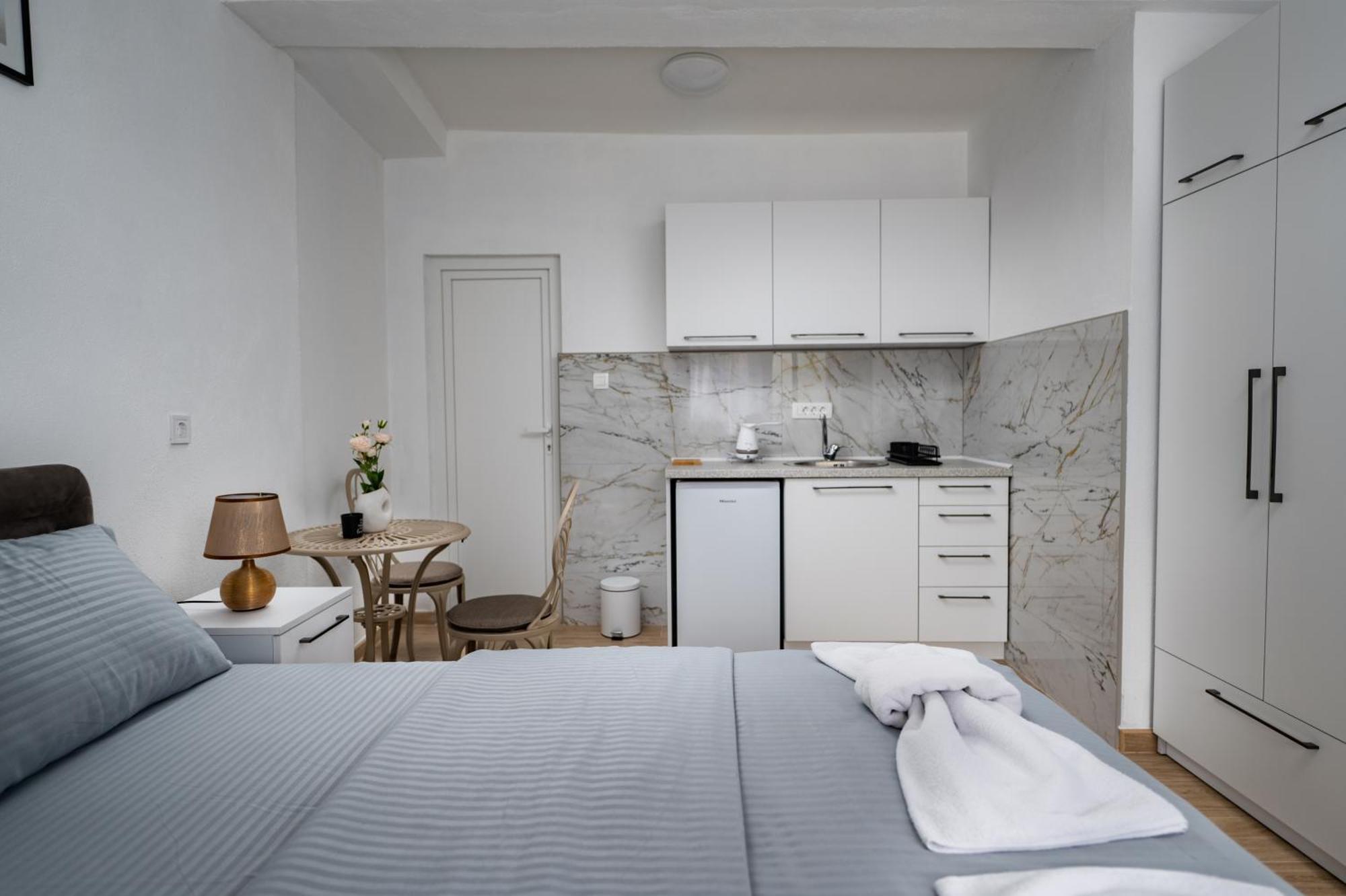 Apartmani Kaan Podgorica Esterno foto
