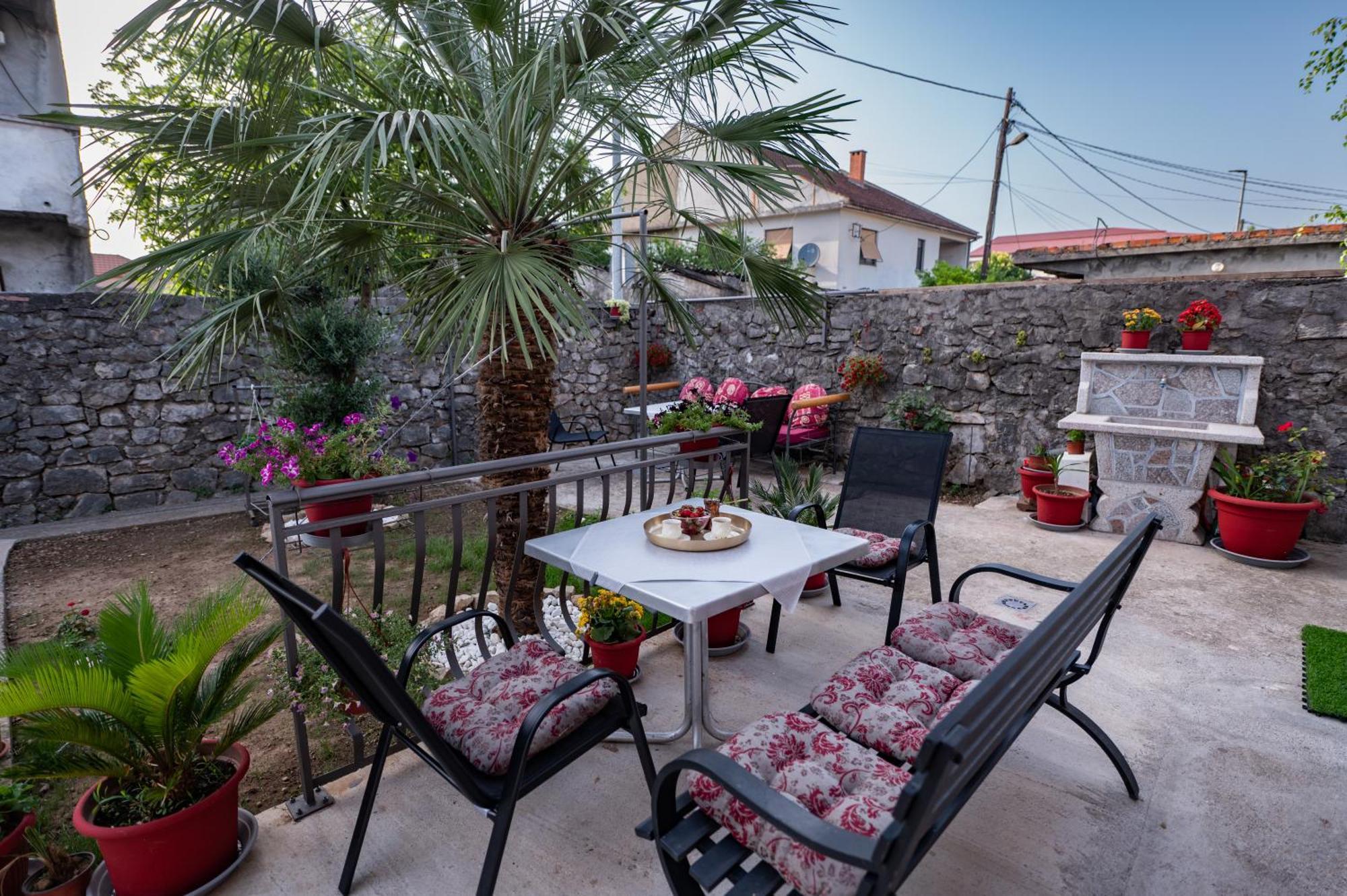Apartmani Kaan Podgorica Esterno foto