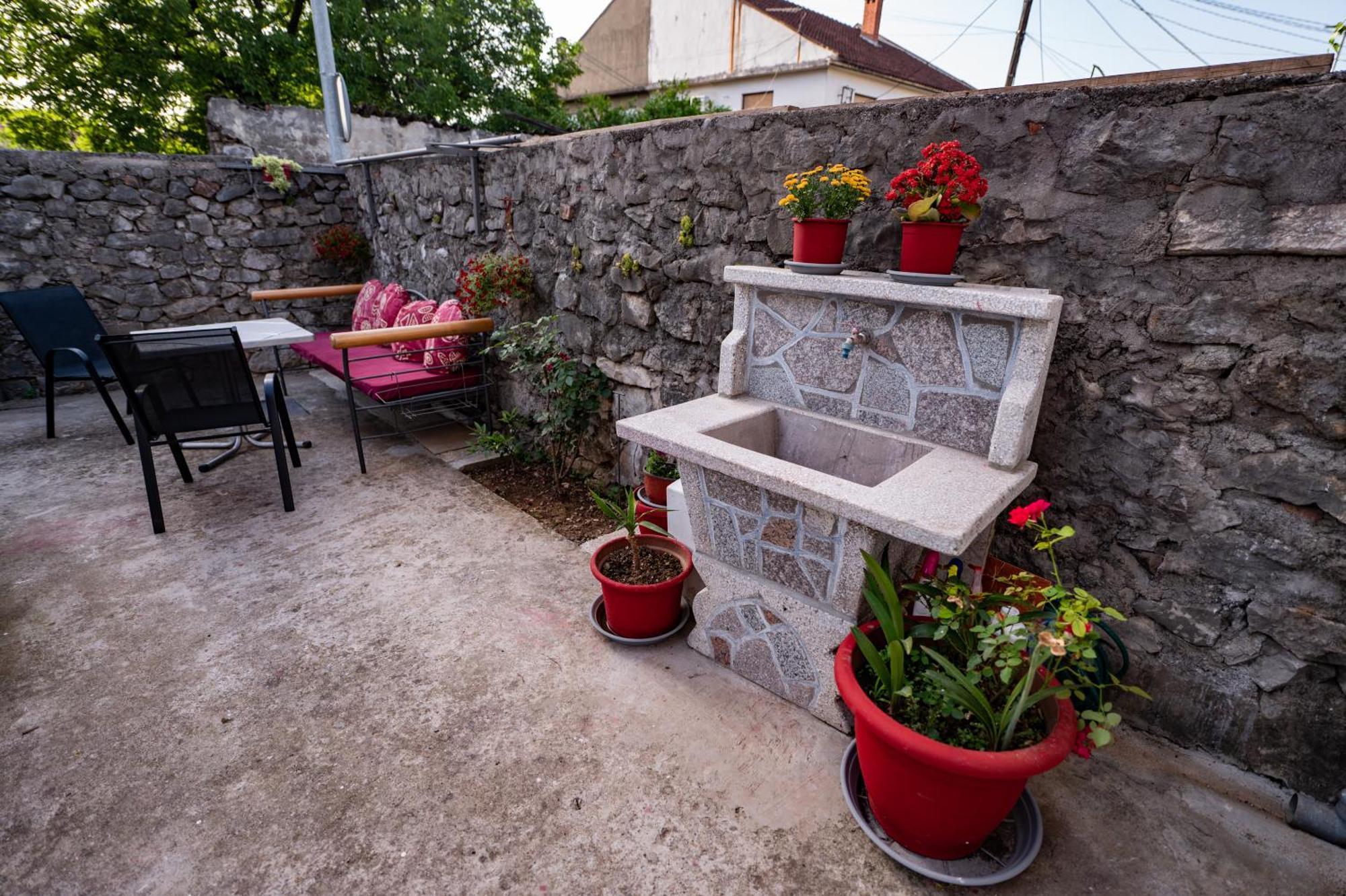 Apartmani Kaan Podgorica Esterno foto